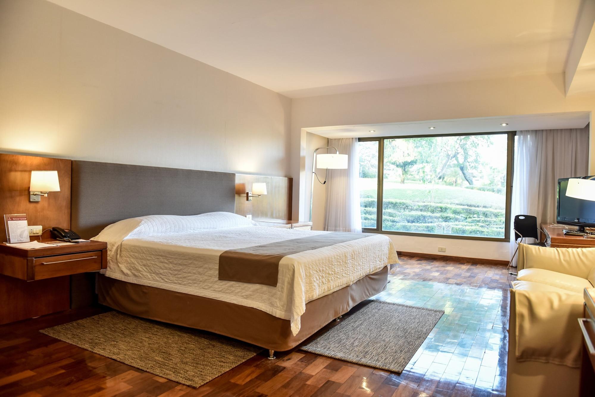 Yacht & Golf Club Paraguayo, A Tribute Portfolio Resort Lambare Exterior photo